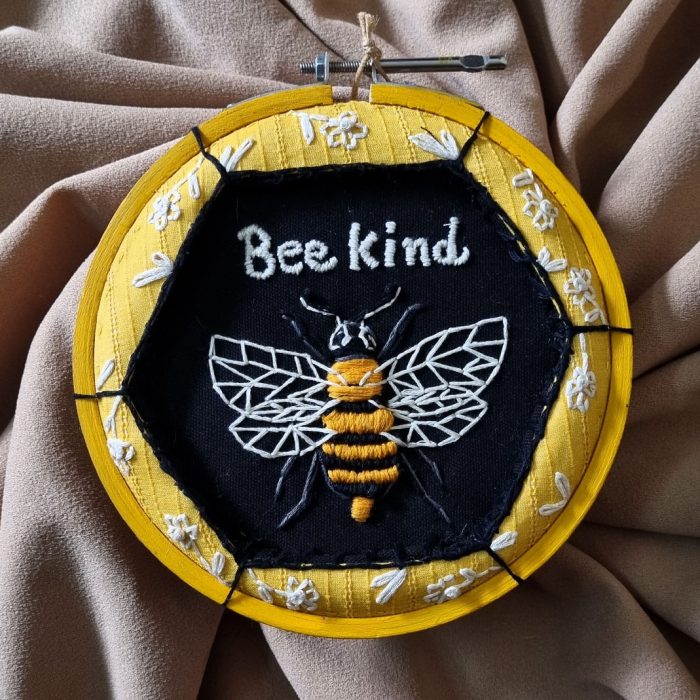 Bee Kind Hoop Art -Make it ADT